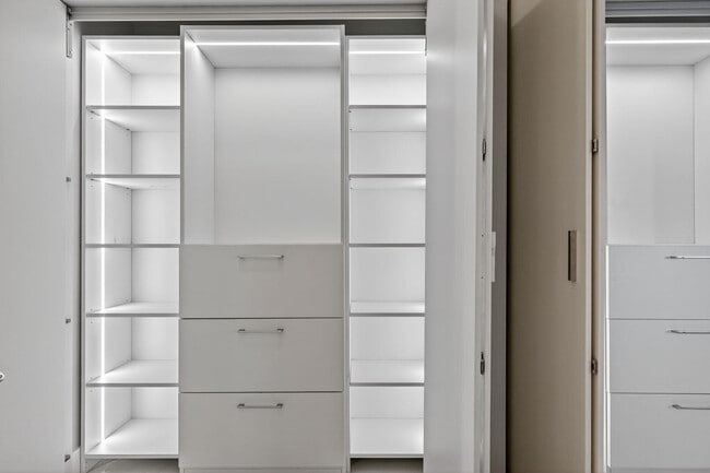 Building Photo - 701 NE 23rd St