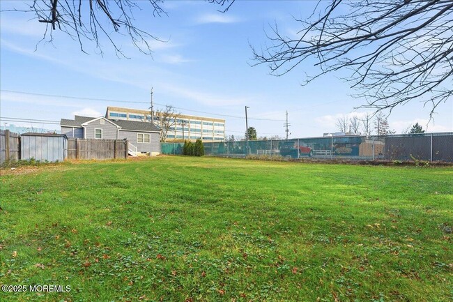 Building Photo - 674 Park Ave