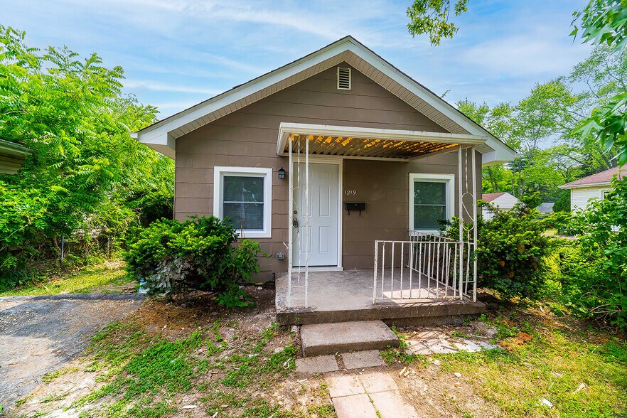 Building Photo - 1219 Aberdeen Ave