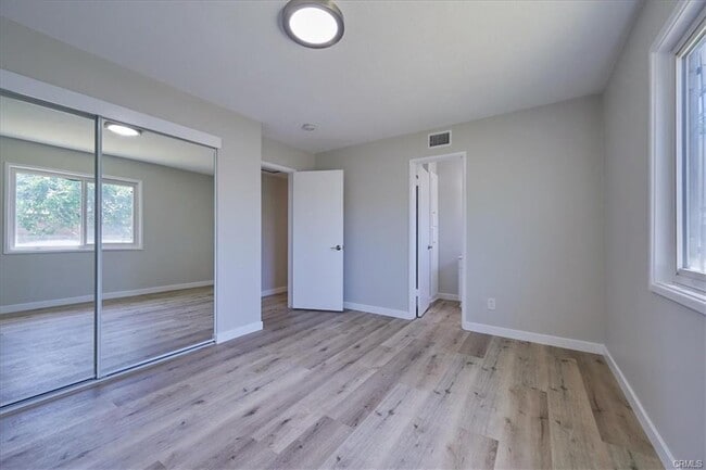 Building Photo - 786 Glenshaw Dr
