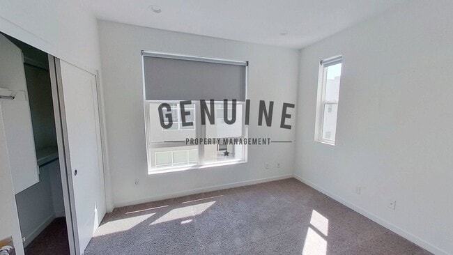 Building Photo - Coming Soon: Modern Tri-Level 2Bd 2.5Ba Townhouse in Irvine!