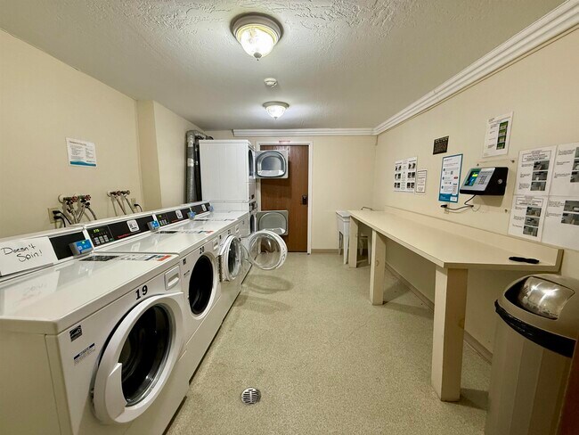 Building Photo - 4 Fairfax Ave