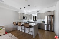 Building Photo - 738 Parkman Ave