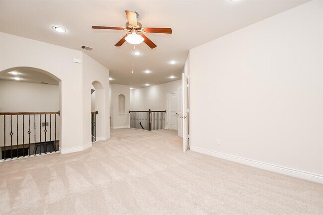 Building Photo - 24210 Madrid Hill Ln