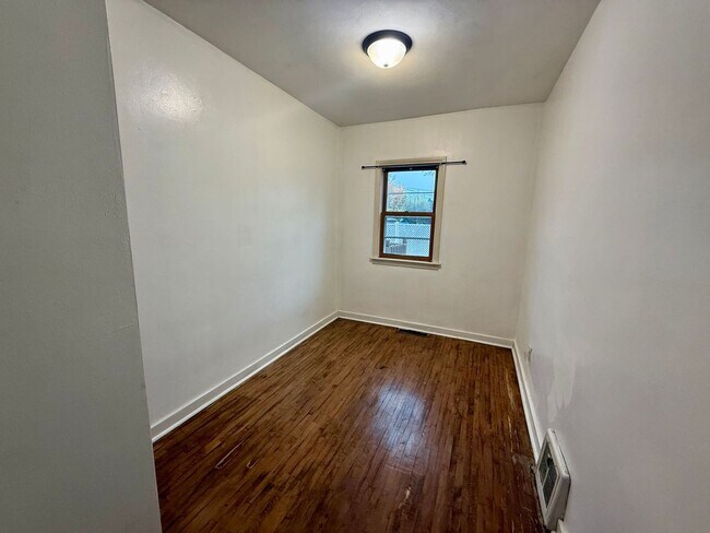 Building Photo - 3 Bed 1 Bath Single Family Home in Wausau