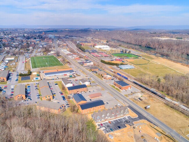 Building Photo - 91 E Main St