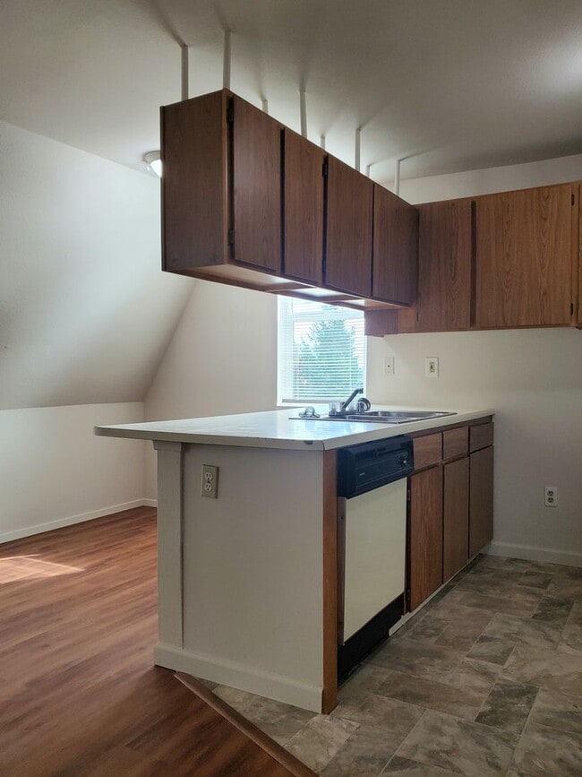 Building Photo - JYG: 3414 Duplex