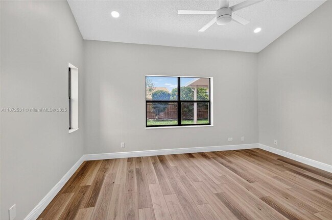 Building Photo - 9581 El Clair Ranch Rd