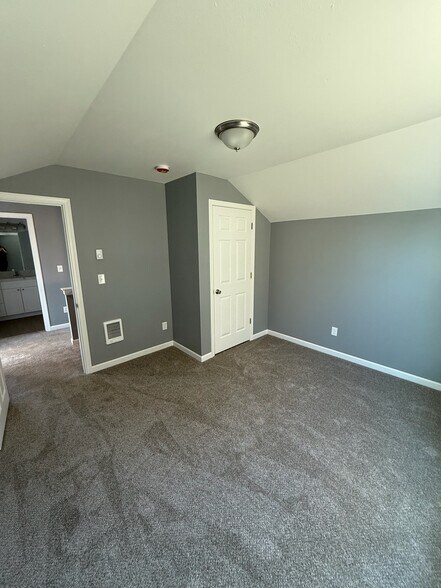 Bdrm 2 - 4142 Avalon St