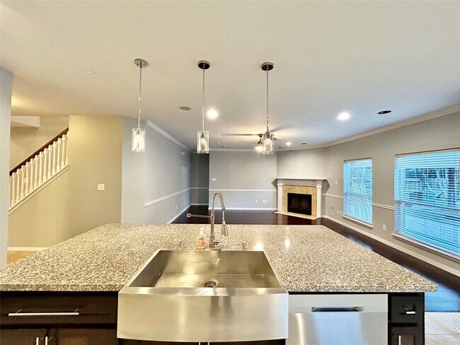 Building Photo - 22918 Breton Point Dr