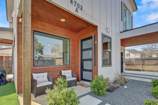 Building Photo - 4703 Louis Ave