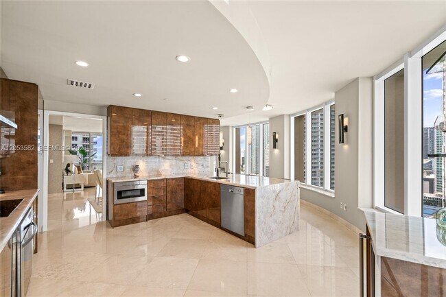 Building Photo - 901 Brickell Key Blvd