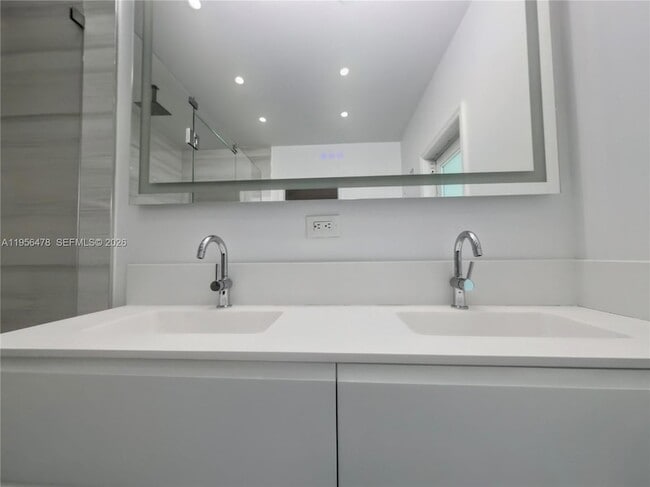 Building Photo - 8015 SW 136th St