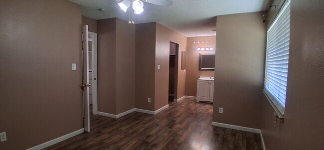 Building Photo - 3013 Freedom Ln