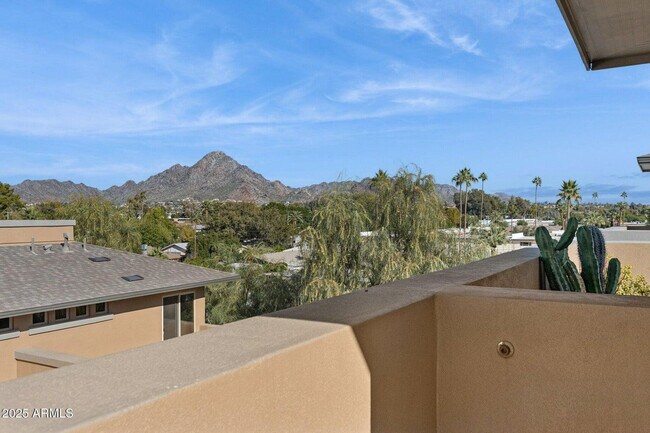 Building Photo - 1400 E Bethany Home Rd