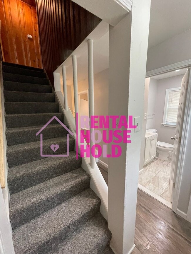 Building Photo - Security Deposit Slashed in Half just $500...