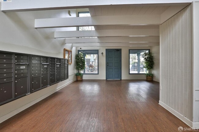 Building Photo - 1731 Ellis St