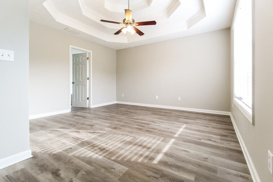 Building Photo - 1520 Rose Pointe Dr