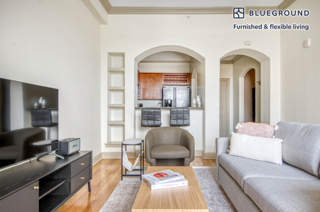 Building Photo - 4550 Cherry Creek S Dr
