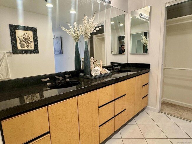 Building Photo - 8263 Camino Del Oro