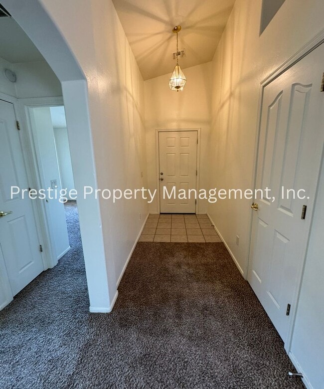 Building Photo - Charming Desirable Vail Home