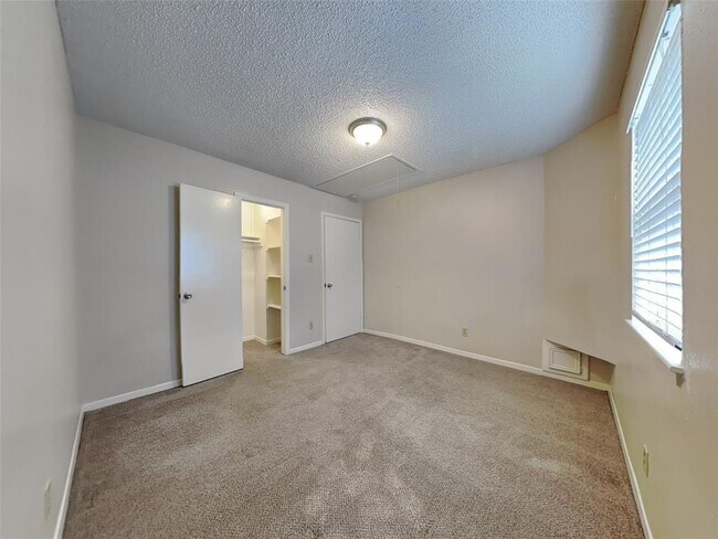 Building Photo - 16726 Britford