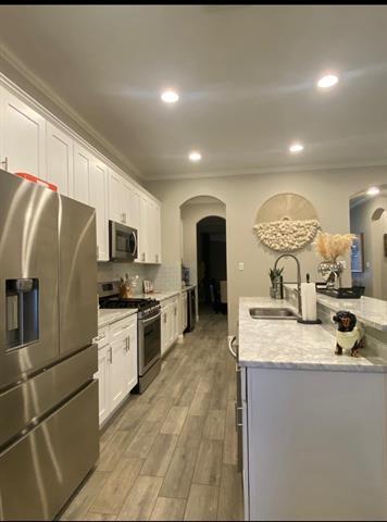 Building Photo - 3526 Ivandell Ave