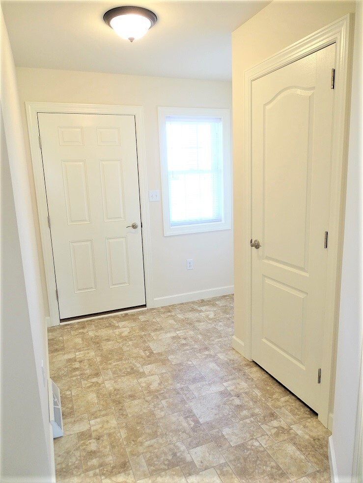 Building Photo - 1395 Fieldstone Dr