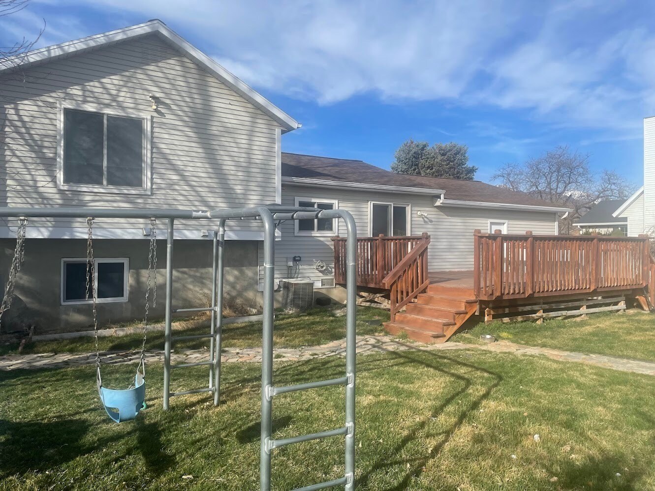 Building Photo - 758 E New England Dr