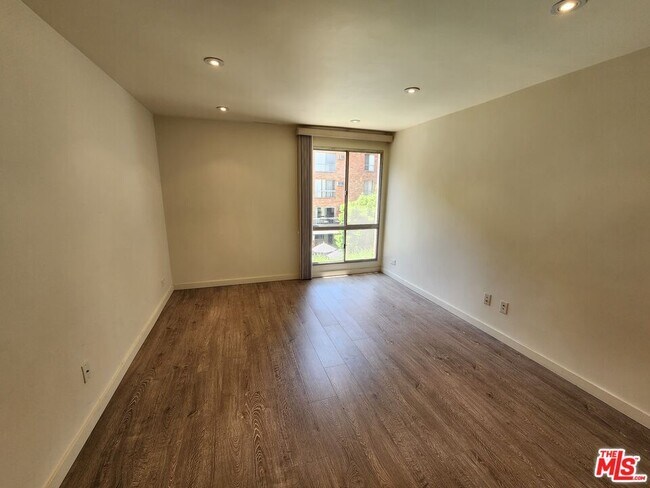 Building Photo - 1440 Veteran Ave