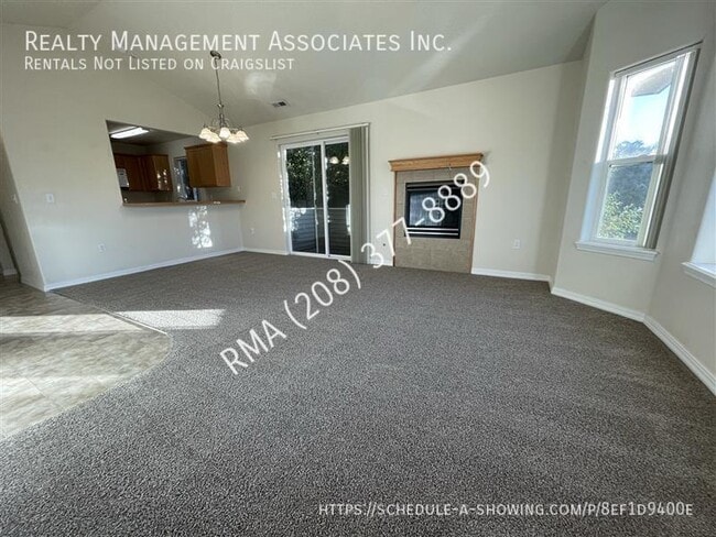 Building Photo - 1003 N Stilson Rd