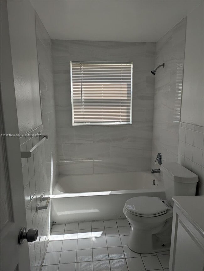 Building Photo - 31 SE 2nd Ave