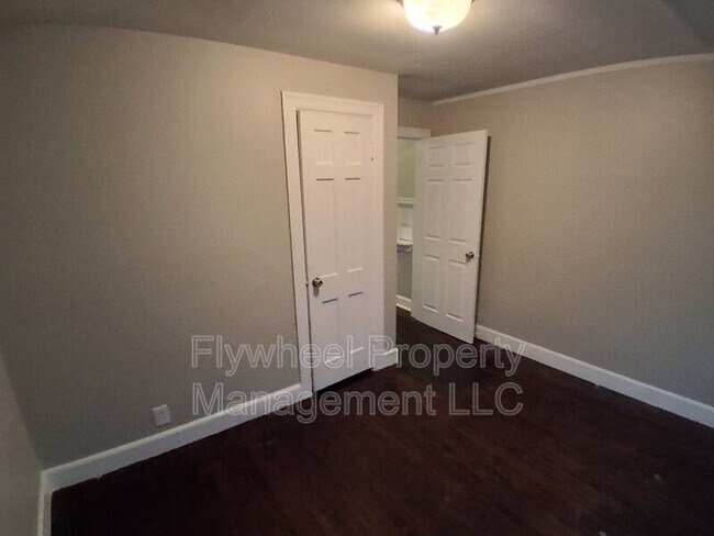 Building Photo - 81 Elberta St