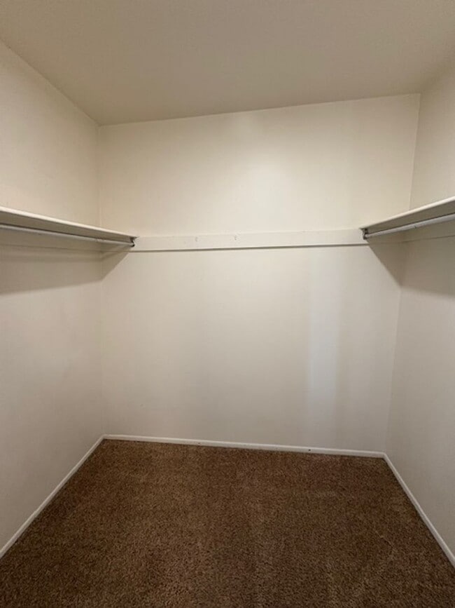 Building Photo - 2 Bedroom Apartment in Holladay!
