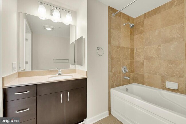 Building Photo - 475 K St NW
