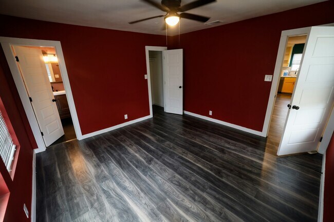 Building Photo - 2118 Berwick Ave