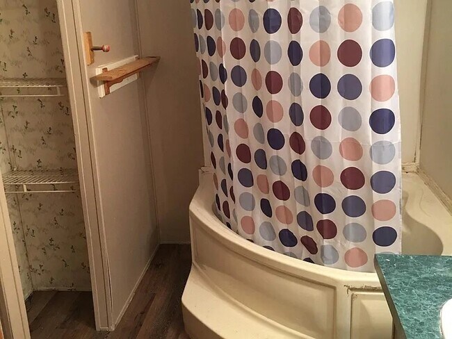 Building Photo - 3938 Reinhardt Village Rd