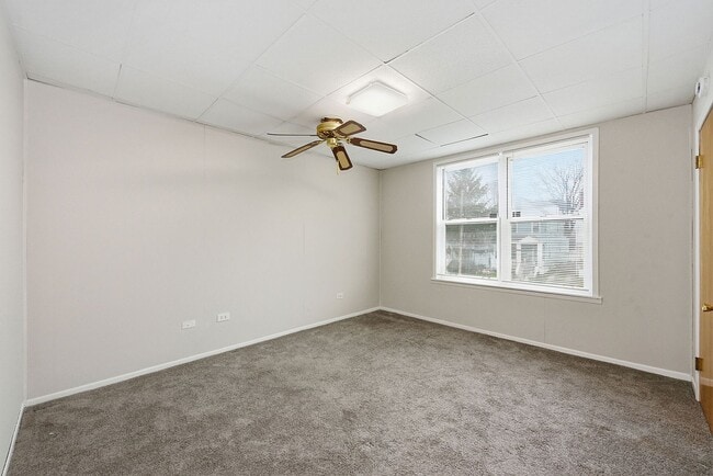 Building Photo - NORWOOD- Cute 2 bedroom 1.5 baths with fenced yard