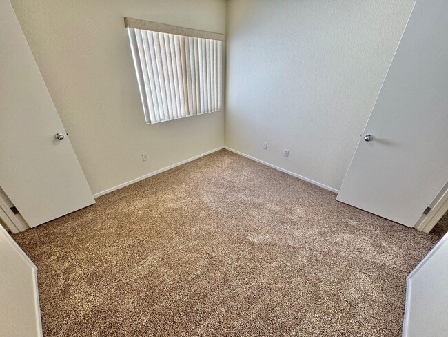 Building Photo - WELCOME TO THIS SPACIOUS 4-BEDROOM, 2.5-BA...