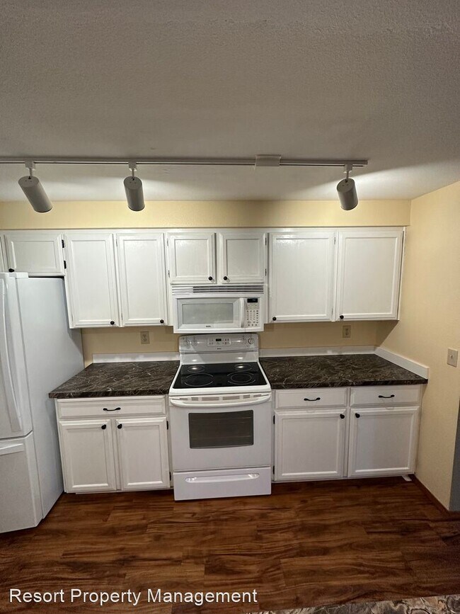 Building Photo - 3 br, 2 bath House - 910 E Loch Maree Dr