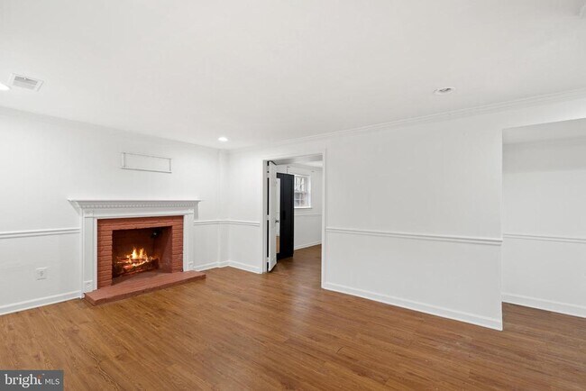 Building Photo - 7515 Pleasant Way