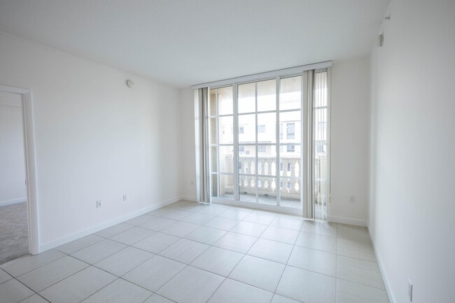 Building Photo - 410 Evernia St