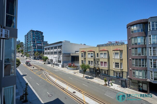 Building Photo - Polk Gulch: Modern 4th Floor Condo w/ in-unit W/D, Garage Parking & Shared Roof Deck