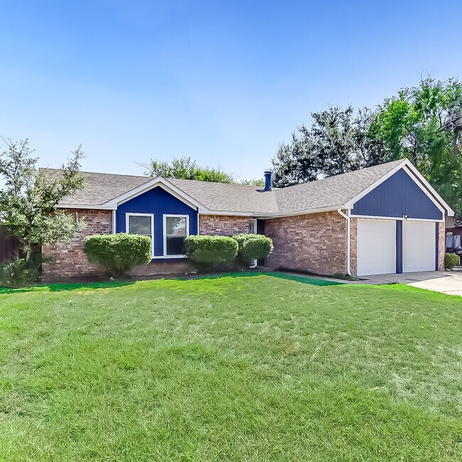 Primary Photo - 2417 Clearhaven Ct