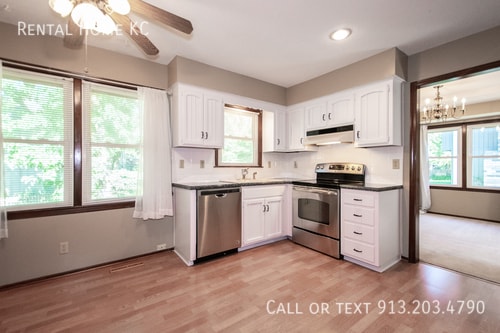 Building Photo - 1835 S Abbey Cir