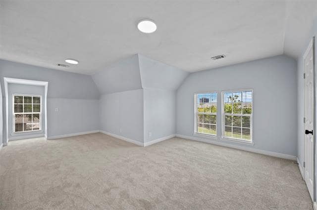 Building Photo - 420 E 9th St