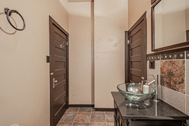 Building Photo - Charming 3BD, 2BA Wash Park Home with 2-Car Garage