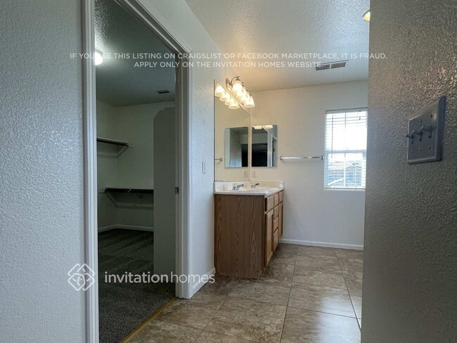 Building Photo - 3915 Eugene Dr