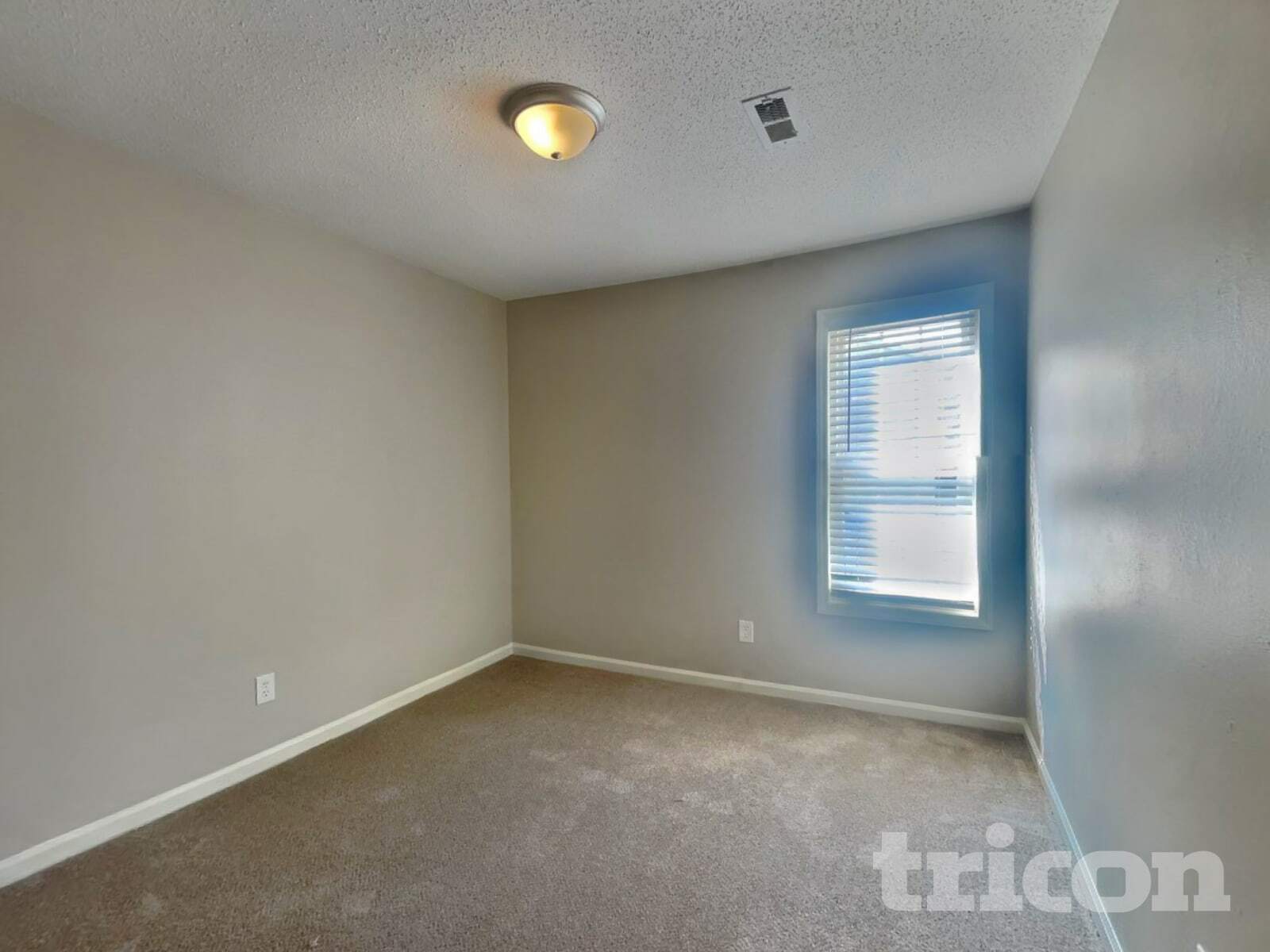 Building Photo - 5708 Green Apple Dr