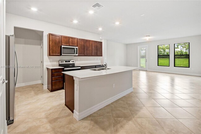 Building Photo - 4488 Appleton Cir E